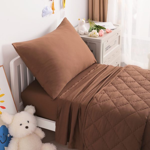 Flxxie-Microfiber-Toddler-Bedding-Set-Soft-Easy-Care-Crib-Sheet-Set-Includes-Quilted-Comforter-Flat-Top-Sheet-Fitted-Sheet-Envelope-Pillow-Case-Boys_ebd252cf-0dde-49f5-a7dc-d945043dd66f.ff454b76db34bc18aac413f9536b1bdf.jpg