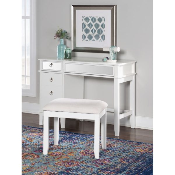 Linon-Eva-Vanity-Set_15b9c0a6-c3d9-43fc-89b7-28197e2e787d.1050c99fc7994162dbe1e940bdb72587.jpg